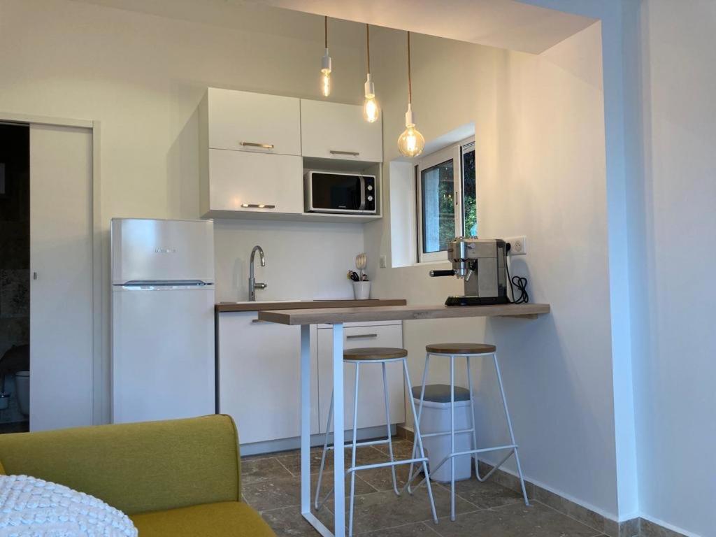 Charmant Studio Dans Villa - Parking - Jardin La Seyne-sur-Mer Dış mekan fotoğraf